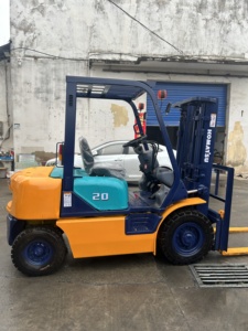 Б/у вилочный погрузчик Komatsu FD25, 2 тонны, 90% новый, с оригинальным японским двигателем и подшипниками, гарантия 1 год, сделано в Японии - Product Image 2