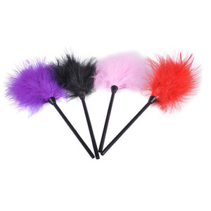 Varita de plumas suaves moradas para parejas, accesorio sensorial lúdico para provocar, juego de rol de bondage suave, accesorio para juegos previos en el dormitorio, venta al por mayor - Product Image 2