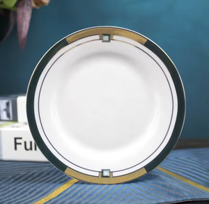 Service de table en porcelaine de qualité supérieure, <span class=keywords><strong>prix</strong></span> <span class=keywords><strong>bas</strong></span>, directement de l'usine, design élégant en or brillant vert foncé, <span class=keywords><strong>vaisselle</strong></span> raffinée - Product Image 6
