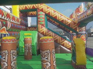 Usine en gros 2024 nouveau Design Indiana Village <span class=keywords><strong>château</strong></span> <span class=keywords><strong>gonflable</strong></span> multijoueur sur le thème avec toboggans et obstacles pour les enfants - Product Image 5