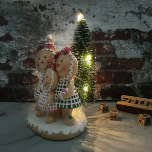 Décoration de Noël en résine de bonhomme en pain d'épices scintillant avec arbre de Noël - Product Image 4