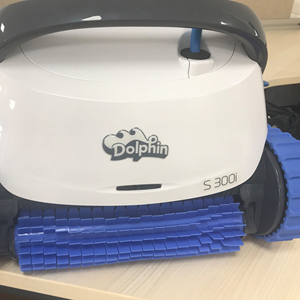 Nettoyeur de <span class=keywords><strong>piscine</strong></span> automatique Dolphin <span class=keywords><strong>S300i</strong></span> avec ABS, filtre à aspiration sous-marine, léger - Product Image 4