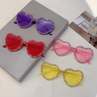 Lunettes de soleil tendance sans monture en forme de cœur UV400 2026 avec strass pour femmes, lunettes de fête fantaisie haut de gamme couleur bonbon