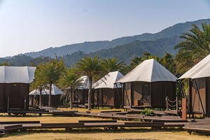 Tente de luxe pour l'extérieur avec structure en bois Hôtel Lodge Safari Resort Cabine modulaire pour le <span class=keywords><strong>camping</strong></span> avec chambre à coucher Salle de bain Terrasse - Product Image 2