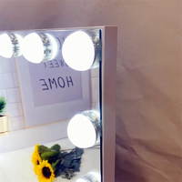 Miroir de maquillage LED intelligent mural personnalisé avec interrupteur tactile moderne et décoratif