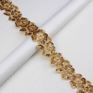 Großhandel Stickerei Chemische Applikation Trimmen Spitze Bestickte Mesh Polyester <span class=keywords><strong>Gold</strong></span> Perlen Pailletten Spitzen besatz für Kleid - Product Image 4