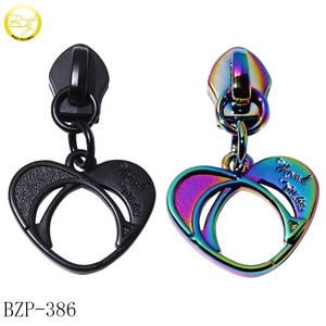 Thân Thiện Với Môi Tùy Chỉnh Khắc Tên <span class=keywords><strong>Puller</strong></span> Thẻ Nhà Dệt Kim Loại Dây Kéo Thanh Trượt Biểu Tượng Hình Chữ Nhật Hình Dạng Túi Kim Loại Dây Kéo <span class=keywords><strong>Puller</strong></span> - Product Image 6