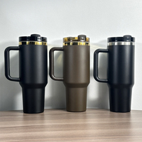 Nouveau Gobelet personnalisable plaqué or 40oz avec logo, couleur café-chocolat, avec poignée et paille