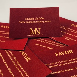 Invitaciones de Boda Personalizadas de Terciopelo Rojo con Tarjetas de Agradecimiento Autoadhesivas Brillantes con Papel Dorado, Perfectas para Navidad y Festividades - Product Image 2
