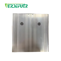 Plaque d'extrémité en aluminium usiné CNC AL6063 sur mesure 175x181.5x20.2mm pour l'assemblage de modules de batteries au lithium prismatiques
