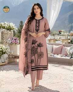 Hermosos trajes de kurta y pantalón bordados en rosa polvoriento y dupatta floral negro, elegantes conjuntos de salwar kameez pakistaníes para fiestas, para damas. - Product Image 2