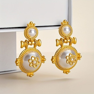 Vente chaude <span class=keywords><strong>Victoria</strong></span> Vintage Baroque Perle Tassel Blanc Perle D'or Tassel Boucle D'oreille pour les Femmes - Product Image 1