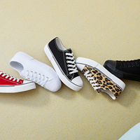 Nouvelles chaussures en caoutchouc et toile à imprimé léopard Espadrilles décontractées légères personnalisées Chaussures à lacets pour hommes et femmes