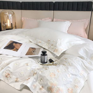 Parure de lit de luxe en coton brodé à motif floral, vente en gros d'usine, comprenant draps et housses de <span class=keywords><strong>couette</strong></span> - Product Image 1