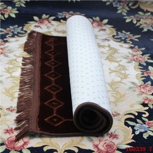 Alfombra de oración islámica portátil, ligera y plegable, tapete de viaje musulmán con diseño floral, adecuada para la oración en casa, picnics y camping. - Product Image 3