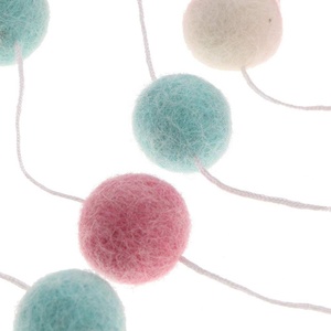Guirnalda de 30 bolas de fieltro de lana para el hogar, <span class=keywords><strong>Navidad</strong></span> o fiesta de cumpleaños, decoración colgante de pared - Product Image 2
