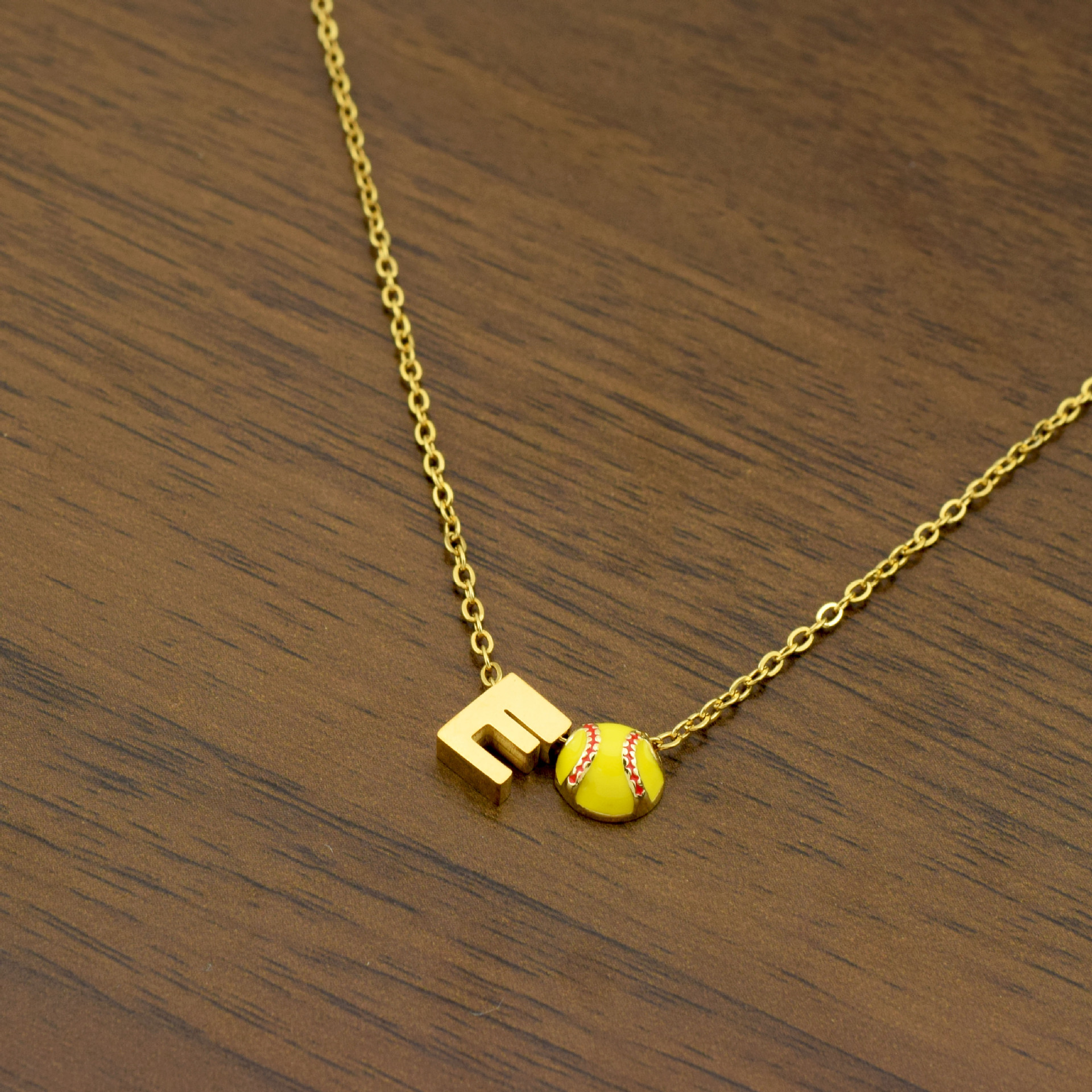 Collier lettre E en or 2160, barre de 457CM