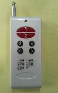 Chariot de caméra motorisé avec trépied et pédales pour le tournage de films de cinéma - Product Image 4