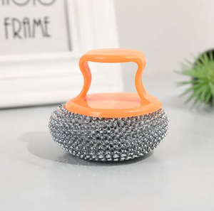 Mango de plástico y cepillo de metal Estropajo de cocina Ollas y sartenes Cepillo de fregado limpio Cepillo de acero giratorio de cocina Bola de malla de PP - Product Image 1