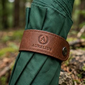 Parapluie pliant de luxe personnalisé, manuel, premium, vert forêt, coupe-vent, avec poignée en bois en forme de J, accessoires et logo - Product Image 3