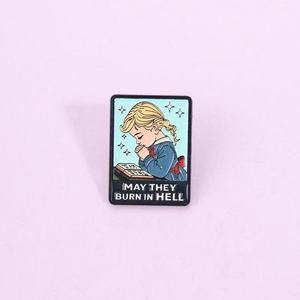 Set di Spille in Metallo Smaltato con Ragazza che Prega, Design Carino e Creativo, con Citazione Elegante e Divertente 'May They Burn Hell', Distintivo da Risvolto - Product Image 1