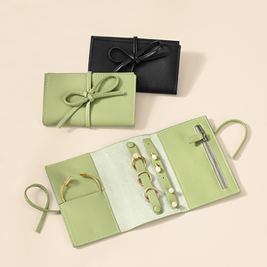 Bolsa Organizadora de Joyas FANXI Multifuncional con Hebilla, Bolsa de Viaje Pequeña Personalizada de Microfibra con Botón para Aretes, Anillos, Pulseras - Product Image 1