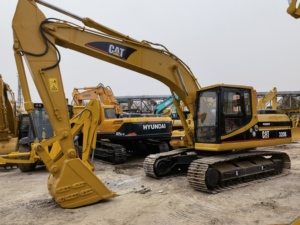 รถขุดมือสอง แคท 320B จากญี่ปุ่น ใช้งานน้อย ชั่วโมงการใช้งานต่ำ เหมาะสำหรับงานก่อสร้าง รถขุด CAT 320B มือสองสำหรับขาย - Product Image 5