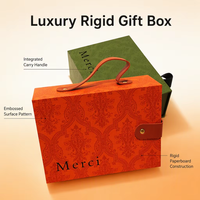 Boîte cadeau rigide de luxe à fermeture magnétique, poignée personnalisée, gaufrage, revêtement UV, laminage mat, matériaux recyclés, cadres photo personnalisés