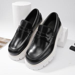 Nouvelles Bottes Chukka en Cuir Imperméable pour Hommes - Style Décontracté à Semelle Épaisse, Faite à la Main, Rehaussante - Product Image 4