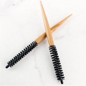 Brosse à <span class=keywords><strong>cheveux</strong></span> ronde en bois ultra petite 16mm 20mm pour femmes, pour coiffage des franges et des racines, et peigne à rouleau pour <span class=keywords><strong>cheveux</strong></span> bouclés pour hommes - Product Image 3