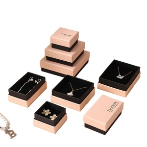 Caja de Joyería Cuadrada de Cartón con Diseño Personalizable, Empaque Tipo Caja Cielo y Tierra para Aretes, Anillos, Relojes y Regalos - Product Image 1