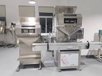 Ligne de remplissage de granulés entièrement automatique multifonctionnelle de qualité alimentaire 304ss, directement de l'usine, pour le remplissage en bouteilles et en conserve de soja, maïs et café