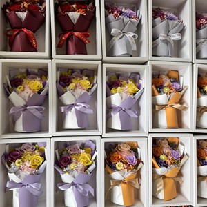 Coffret Cadeau Bouquet de Roses Rouges Romantiques - Composition Florale Éternelle de Luxe avec Ruban pour Mariage, Saint-Valentin, Fête des Mères, Décoration Longue - Product Image 6