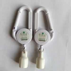 Porte-badge rétractable personnalisé pour l'extérieur avec clip métallique - Cadeau promotionnel coloré pour la randonnée et le travail - Product Image 3