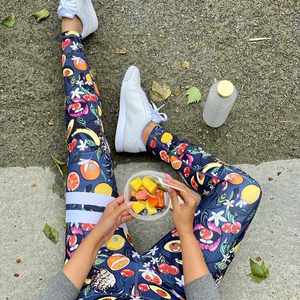 Pantalon court taille haute pour femmes avec imprimé de fruits à la mode solide Sexy pantalon de gymnastique Leggings de Yoga <span class=keywords><strong>pas</strong></span> <span class=keywords><strong>cher</strong></span> ensemble de Fitness pour les femmes - Product Image 4