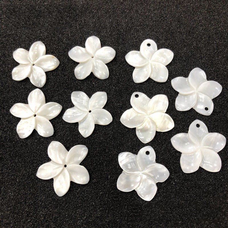 25 мм белый перламутровый перламутр Frangipani Гавайские украшения резные натуральные цветы из ракушек свободные бусины Подвески для поделок
