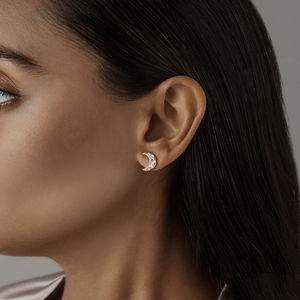 สร้อยคอจี้พระจันทร์เสี้ยวเงินแท้ 925 ประดับมูนสโตนสีฟ้า - Product Image 4