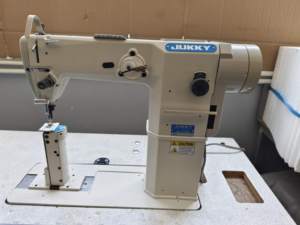 Máquina de Coser Industrial JUKKY 810D de Alta Velocidad con Accionamiento Directo para Pelucas, Zapatos, Bolsos de Cuero - Product Image 1