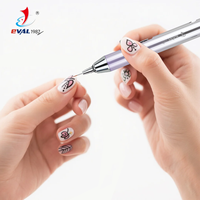 Nouvel arrivage Pinceaux à ongles rétractables à double tête Brosse à ongles multifonctionnelle avec logo personnalisé Brosse à ongles design interchangeable