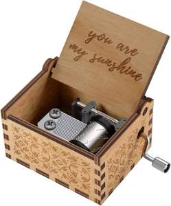 Caja <span class=keywords><strong>de</strong></span> Música <span class=keywords><strong>de</strong></span> Madera Ecológica <span class=keywords><strong>de</strong></span> Alta Calidad Personalizada con Manivela y la Canción You Are My Sunshine para Regalo <span class=keywords><strong>de</strong></span> Boda, Aniversario o Cumpleaños - Product Image 3