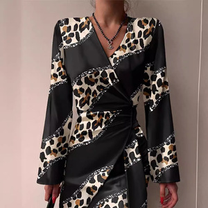 Elegante Vestido Midi Asimétrico con Cuello en V, Manga Larga, Estampado Digital, Vestido Casual de Moda, Cintura Natural, Lavable - Product Image 4