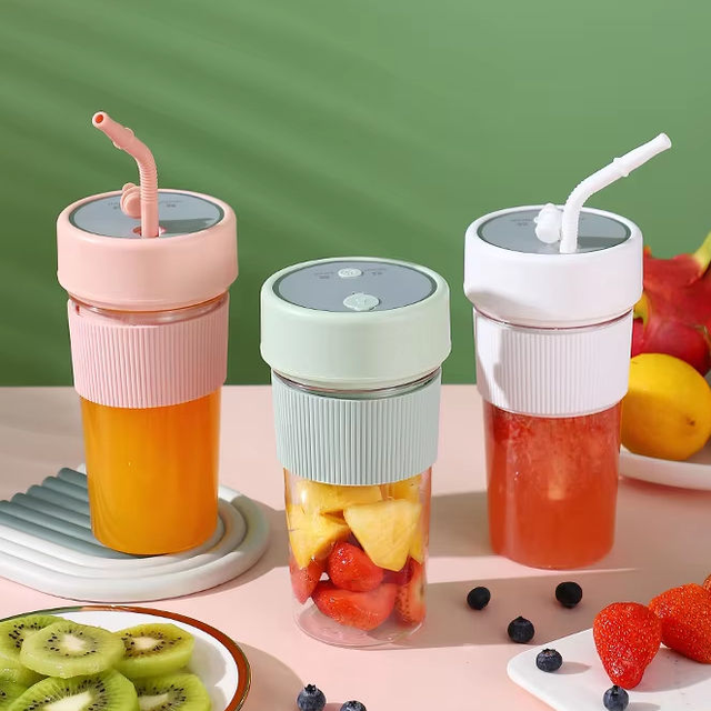 Portable Juicer USB Battery Rechargeable Smoothie Cup Mixer Bottle Blender Juicer Appliances With Straw