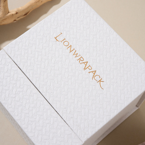 กล่องน้ำหอมกระดาษหรูหรา Lionwrapack 30 มล. 50 มล. 100 มล. ฝาพับ กล่องของขวัญกระดาษอาร์ต บรรจุภัณฑ์แบบกำหนดเอง - Product Image 6