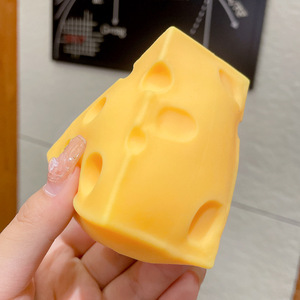 Juguete Antiestrés de Queso D, Juguete Sensorial de TPR de Rebote Lento, Juguete de Compresión con Forma de Comida para Adultos, Regalo - Product Image 2