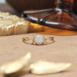 Bague S925 en opale de synthèse, forme lune étoile creuse, élégante, luxe léger, pour femme, plaqué or véritable, pour le quotidien - Product Image 2