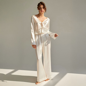 ชุดนอนผ้าไหมเทียมสีฟ้าอมแอปริคอตแบบเรียบง่ายสำหรับฤดูร้อน ชุดนอนเซ็กซี่นุ่มสบายสำหรับผู้หญิง - Product Image 1