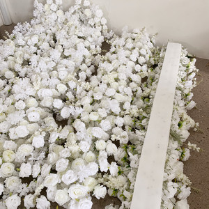Runner Floreale Artificiale Bianco all'Ingrosso per Tavoli da Matrimonio, Runner Floreale per Corridoi, Runner di Fiori Finti per Decorazioni Eventi - Product Image 4
