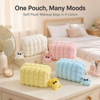 Trousse de Maquillage en Peluche Matelassée Douce, Pochette Cosmétique en Fausse Fourrure, Organisateur de Toilette à Large Ouverture avec Fermeture Éclair, Étui de Voyage avec Breloque pour Femme