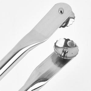 <span class=keywords><strong>Pince</strong></span> <span class=keywords><strong>à</strong></span> steak en acier inoxydable 304 avec roues pivotantes, résistante <span class=keywords><strong>à</strong></span> la chaleur, pour le camping, les hot-dogs et les <span class=keywords><strong>saucisses</strong></span> - Product Image 3