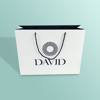 Sac cadeau en papier blanc personnalisé en gros avec poignée en corde torsadée noire, impression personnalisée pour cadeaux de luxe